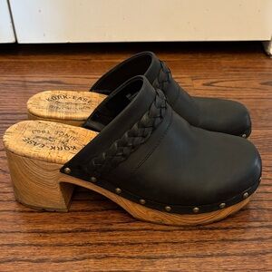 Kork-Ease Tilly Leather Clogs with Wood-Effect Heel